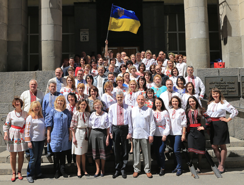 Працівники Українського радіо відзначили День вишиванки флешмобом