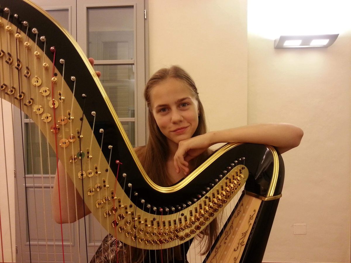 Арфістка Єлизавета Раковська посіла друге місце на дитячому радіоконкурсі "Кончертіно Прага"