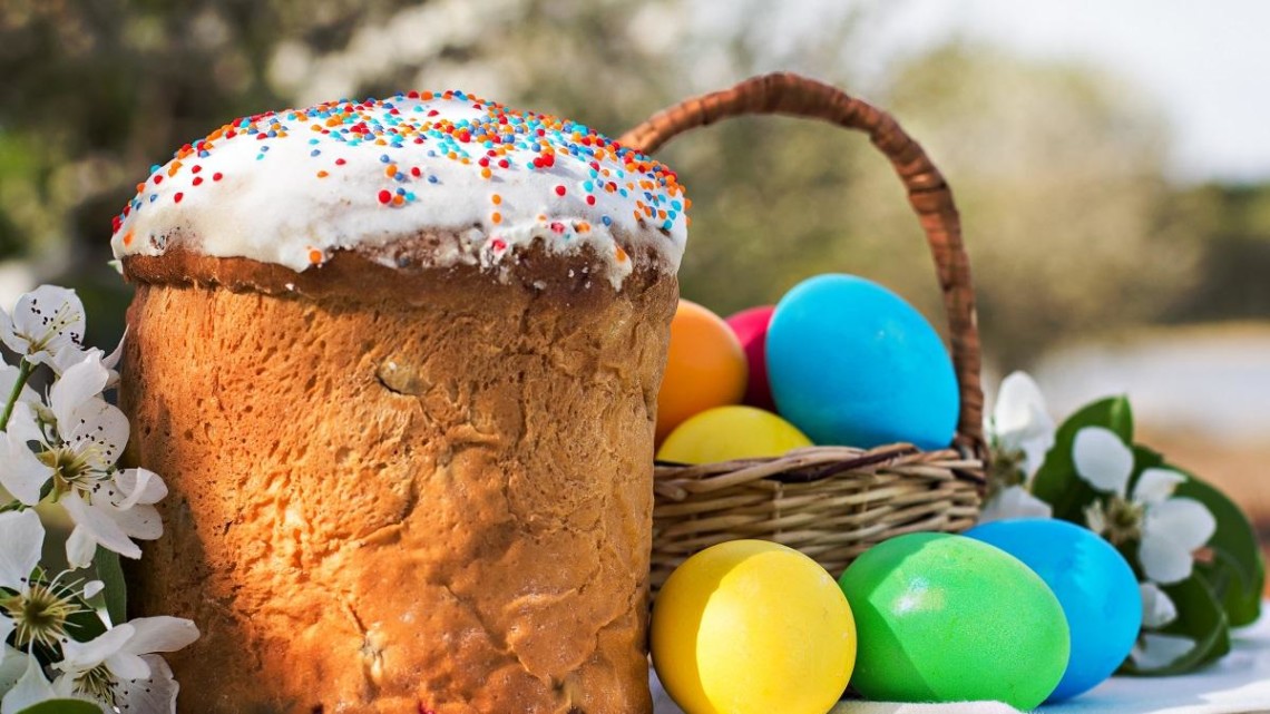 Українське радіо та радіо "Культура" транслюватимуть Великодні богослужіння наживо