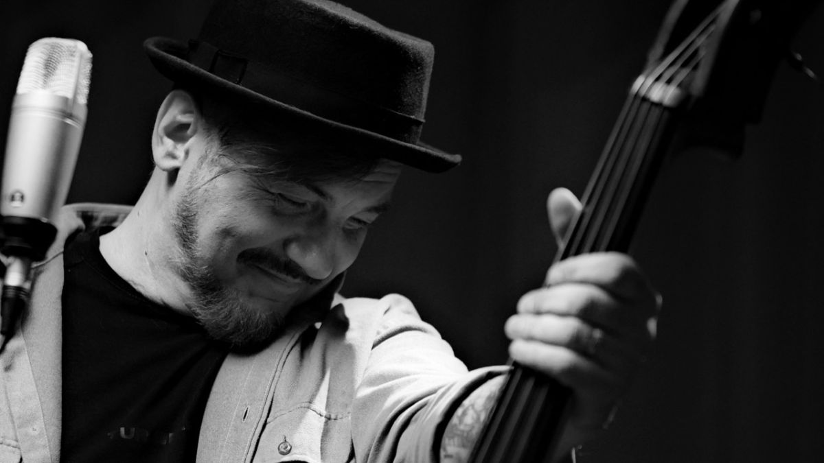 Обминаю у мріях стежини тернисті: Sherstiuk представив новинку "Сніг на зеленому листі"