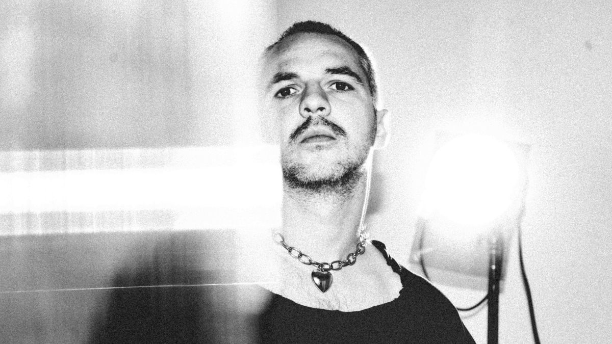 Зазирнути у темні кутки власних емоцій: Гурт Lady Aphina випустив максисингл "Крихке. Ч.2"