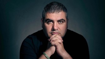 "Ми маємо доводити своїй державі, що були в полоні". Історія волонтера і колишнього цивільного полоненого Азата Азатяна