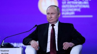 Спроба залякати Захід. Риженко про виступ Путіна